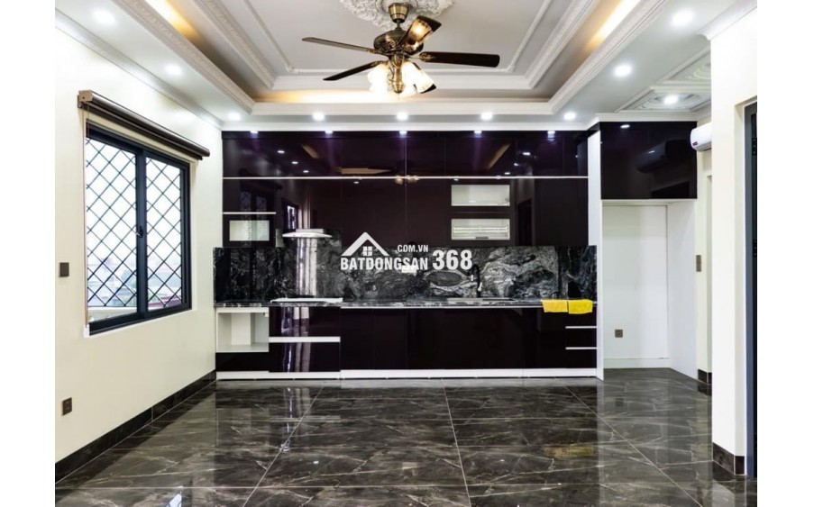 Nhà mới Đàm Quang Trung - Cổ Linh - Long Biên thang máy lô góc, gara oto