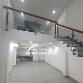 Bán nhà hẻm cách mặt tiền đường  30m Trệt Lửng 1 Lầu đường Trần Văn Đang p11 q3