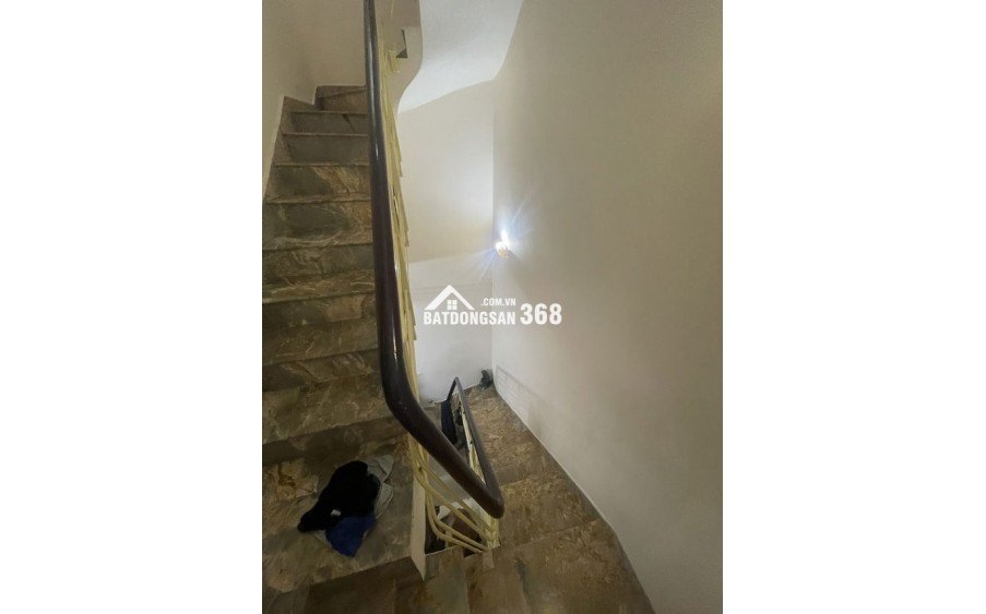 Bán nhà Tân Mai - Hoàng Mai, D T47m x 4 tầng, ô tô tránh, vỉa hè, kinh doanh đẹp