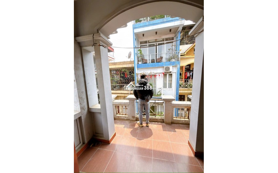 Hoa Hậu lô góc Nguyễn Khánh Toàn, ngõ thông, 50m2 giá chào 10.5 tỷ