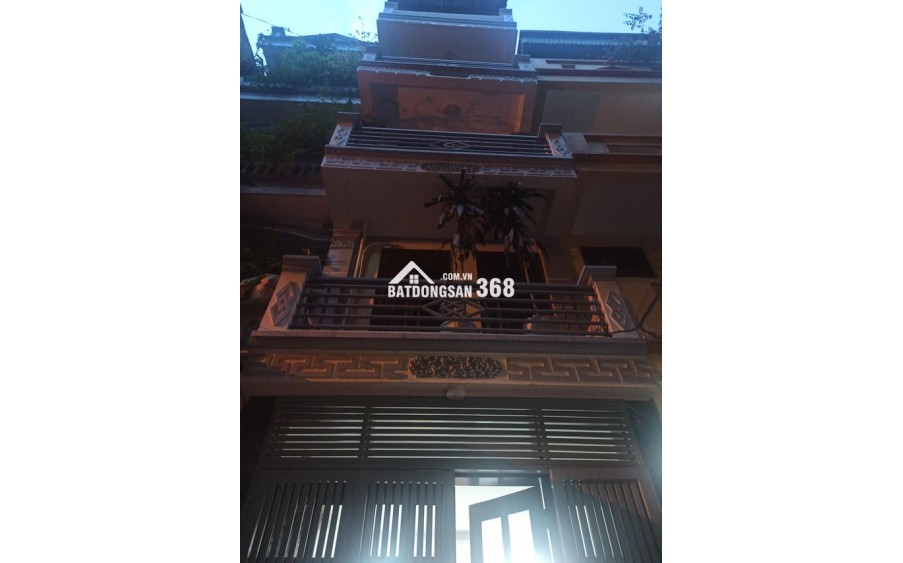 Bán nhà Định Công Thượng, DT 52m x 5 tầng. Ô tô đỗ cửa, trung tâm phố