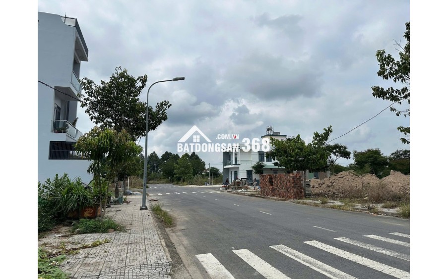 CẦN BÁN GẤP LÔ ĐẤT ĐẸP ĐƯỜNG HÙNG VƯƠNG – 214M² – CHỈ 1 TỶ 8- SHR