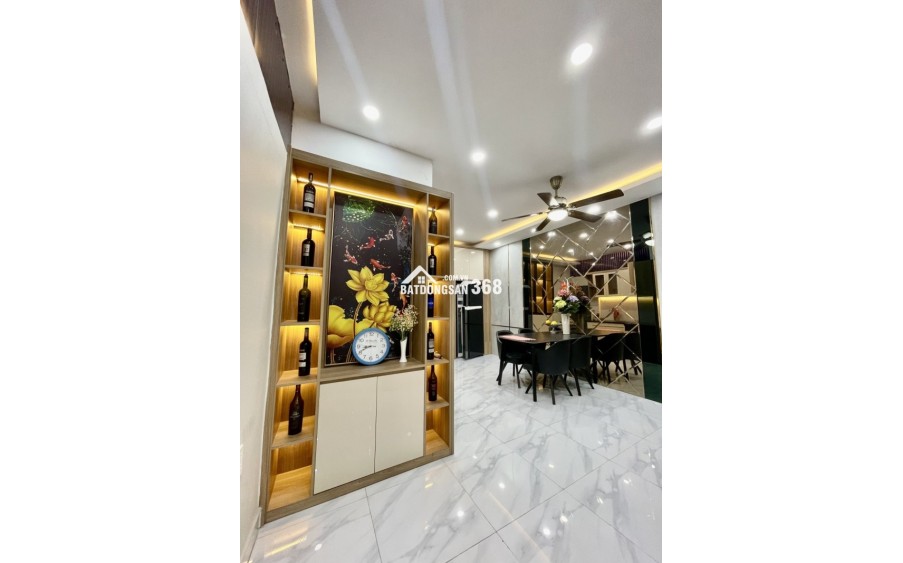 BÁN NHÀ KHU VIP PHAN XÍCH LONG- LÔ GÓC- NHÀ MỚI ĐẸP- PHONG CÁCH HIỆN ĐẠI