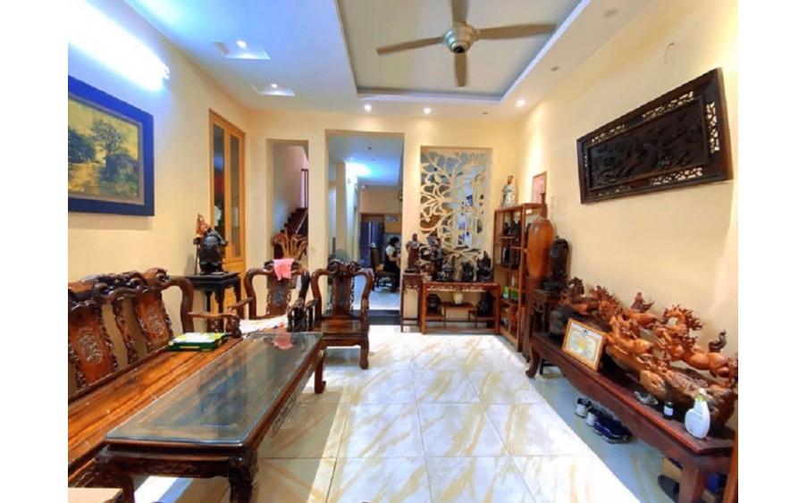 Mặt phố Giáp Bát 90m x 4 tầng. Ô tô dừng đỗ, kinh doanh sầm uất, tiện ích vô vàn, giá đầu tư