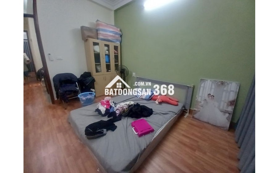Bán nhà Định Công Thượng, DT 52m x 5 tầng. Ô tô đỗ cửa, trung tâm phố