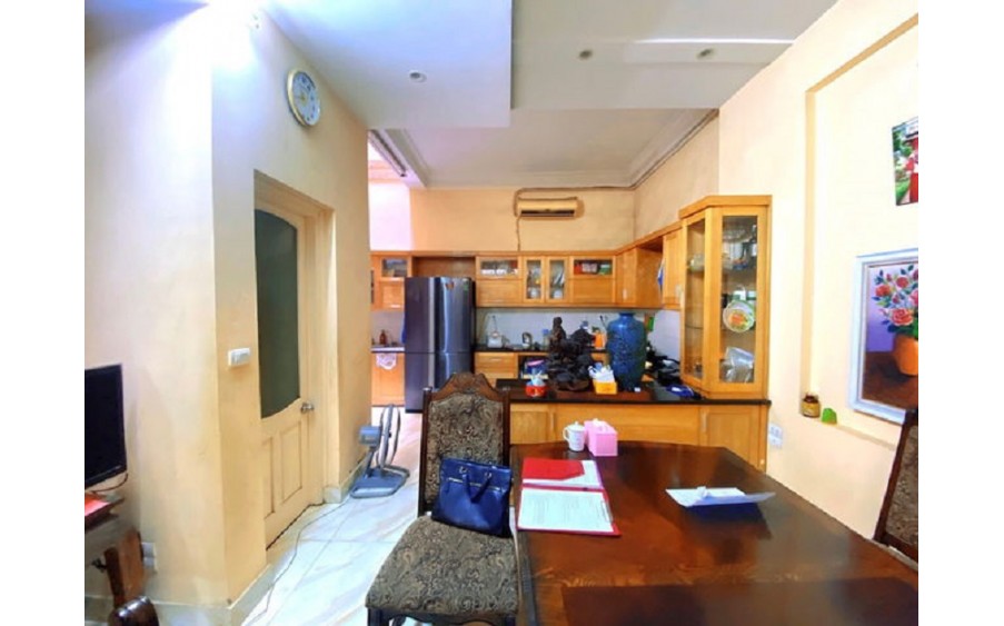 Mặt phố Giáp Bát 90m x 4 tầng. Ô tô dừng đỗ, kinh doanh sầm uất, tiện ích vô vàn, giá đầu tư