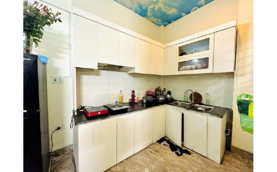 Bán nhà phố Nam Dư - Lĩnh Nam. DT 30m x 5 tầng. Ngõ rộng, ô tô đỗ cổng, sân riêng để xe