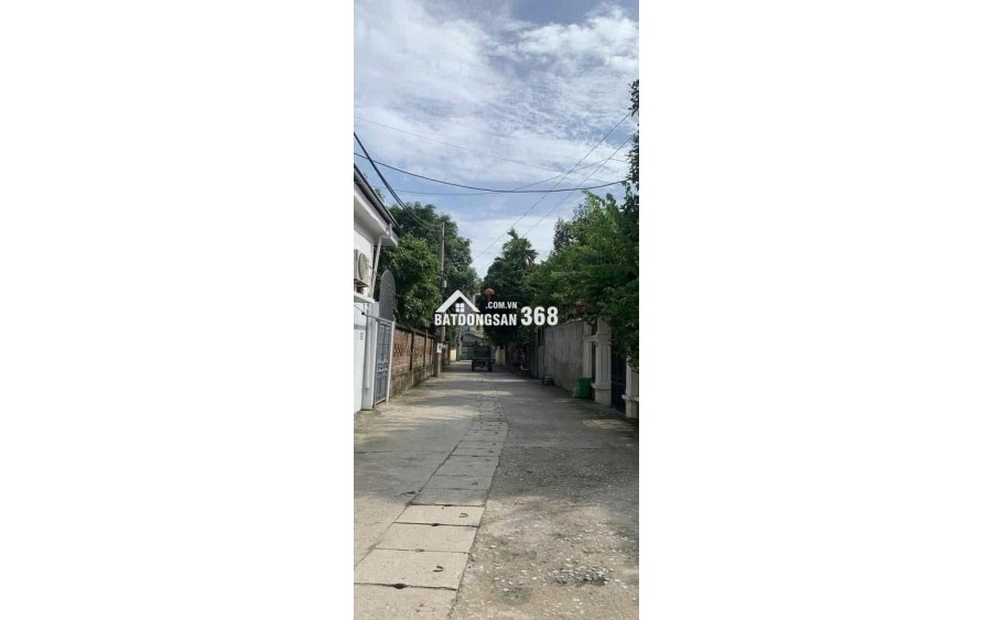 Thôn Đại Lộ xã Ninh Sở 
Mảnh đất ngõ nông rộng cách 13m ra xe tải đỗ , vuông vắn ko lỗi lầm gì tiện ích xung quanh ngập tràn