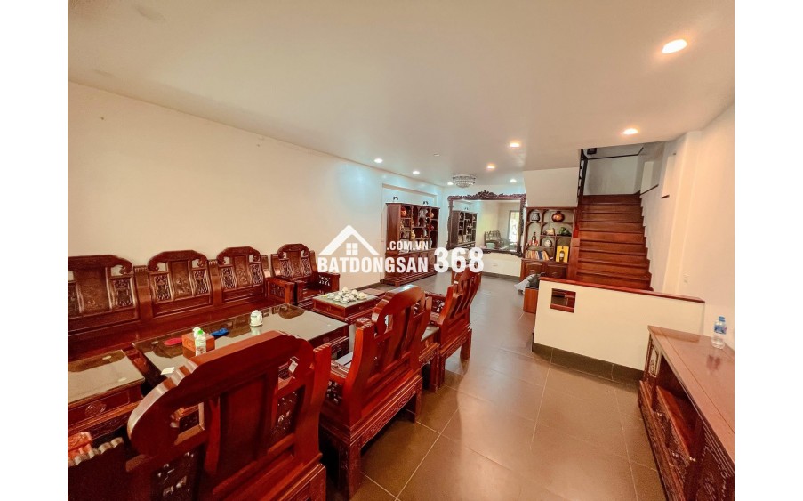 Liền kề VIP Lạc Long Quân - View Hồ – Ô tô vào nhà – 83m² x 6T, MT 5.5m – Thang máy
