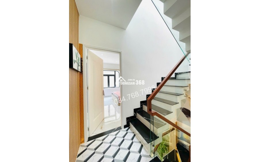 BÁN NHÀ 4 TẦNG, 5.7x8, 4 PHÒNG NGỦ, GÒ VẤP - GIÁ HỜI 6.5 TỶ - VỊ TRÍ VÀNG LÊ VĂN THỌ