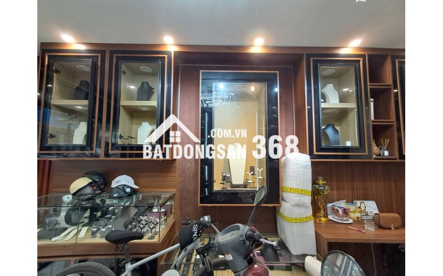 BÁN NHÀ MẶT PHỐ LẠC LONG QUÂN, TÂY HỒ. 30M2 5T MT 4M GIÁ 18 TỶ- 0978834597. SIÊU PHẨM MẶT PHỐ TÂY HỒ - DÒNG TIỀN CỰC HIẾM - KINH DOANH ĐỈNH CAO