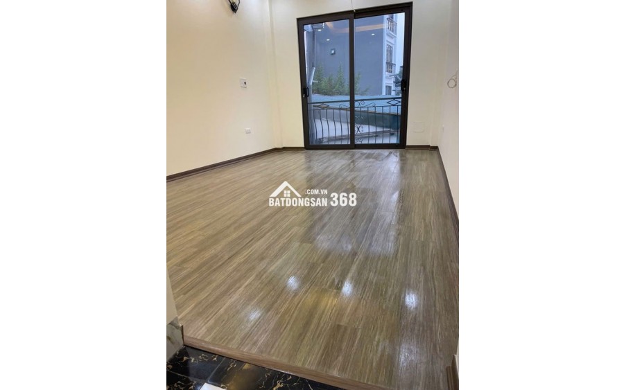 Bán nhà Thanh Lân – Hoàng Mai, DT 30m x 4 tầng, lô góc, ô tô qua nhà