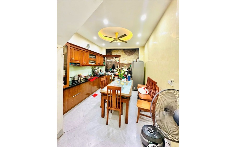 Bán nhà Trương Định 60m x 5 tầng. Ô tô vào nhà, ngõ thông, kinh doanh đỉnh