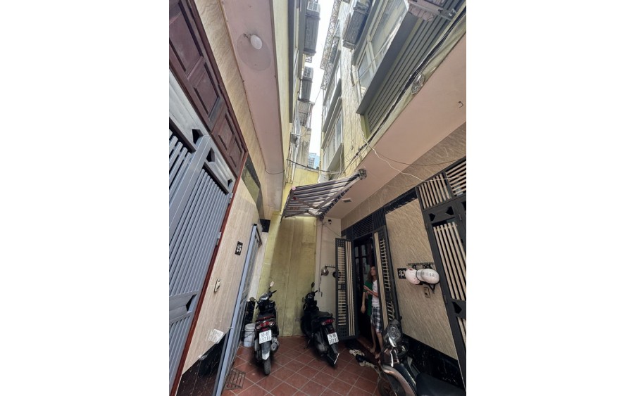 Bán nhà phố Nguyễn Chính - Hoàng Mai, DT 33m x 5 tầng, ngõ rộng, chỉ vài bước ra ô tô