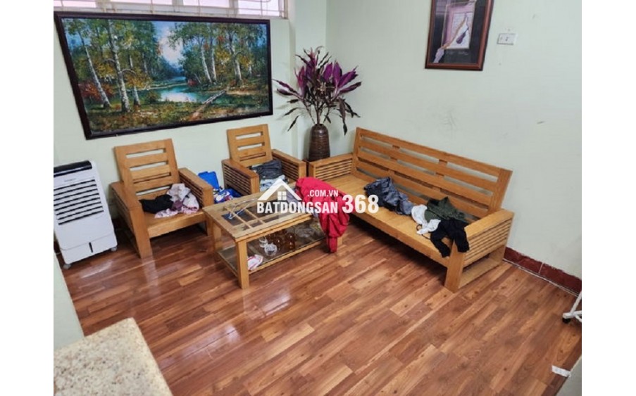 Bán nhà phố Nguyễn Chính - Hoàng Mai, DT 35m x 4 tầng. Ô tô tránh, vài bước ra mặt phố