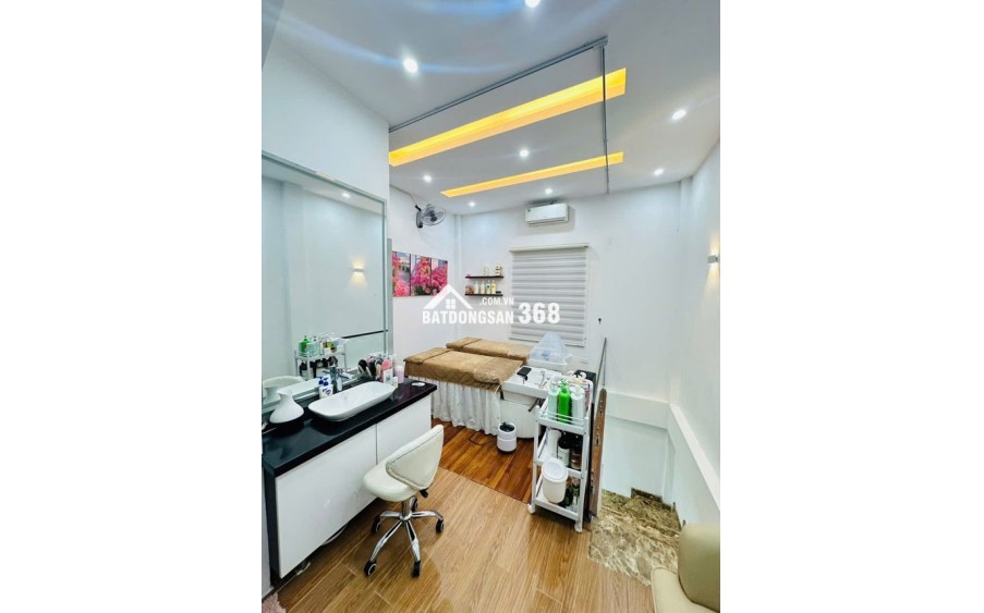 Bán nhà Giải Phóng - Thanh Xuân, DT 41m x 5 tầng. Phân lô ô tô vào nhà, kinh doanh