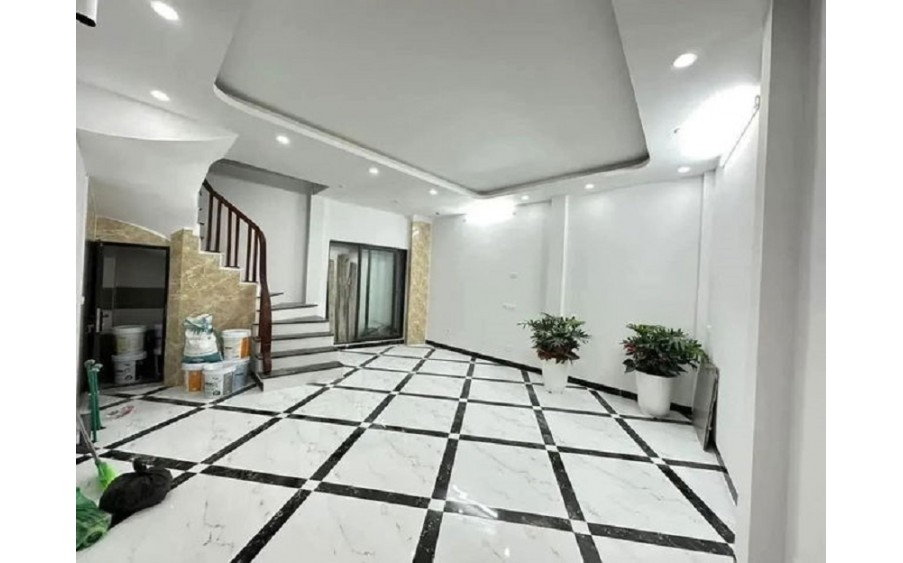 Bán nhà Định Công Hạ - Hoàng Mai, DT 41m x 6 tầng, thang máy, ô tô đỗ cửa