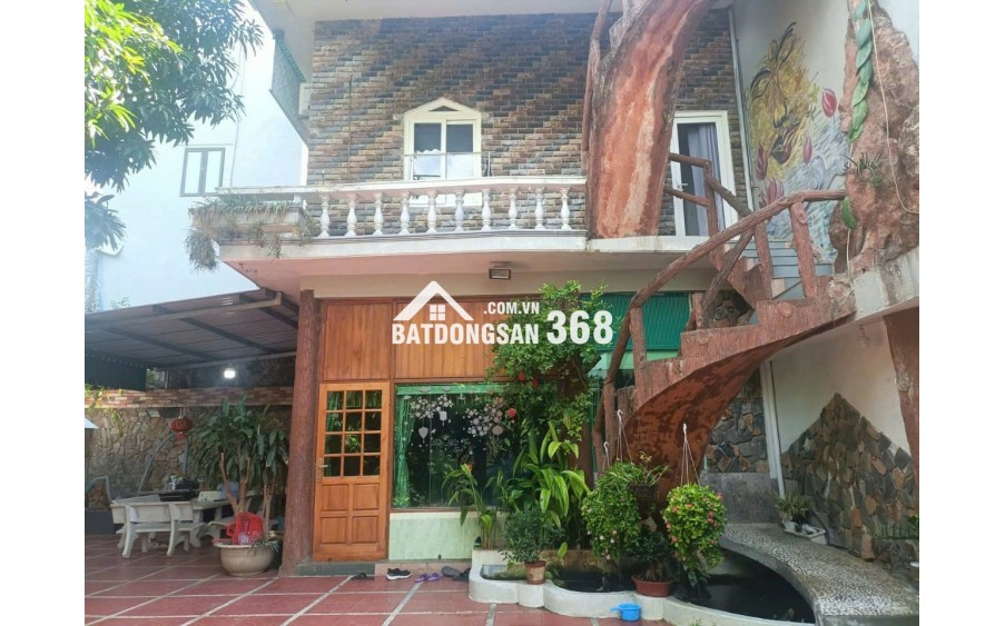Căn nhà sân vườn phù hợp để nghỉ dưỡng ngay trung tâm Hải Châu, TP. Đà Nẵng