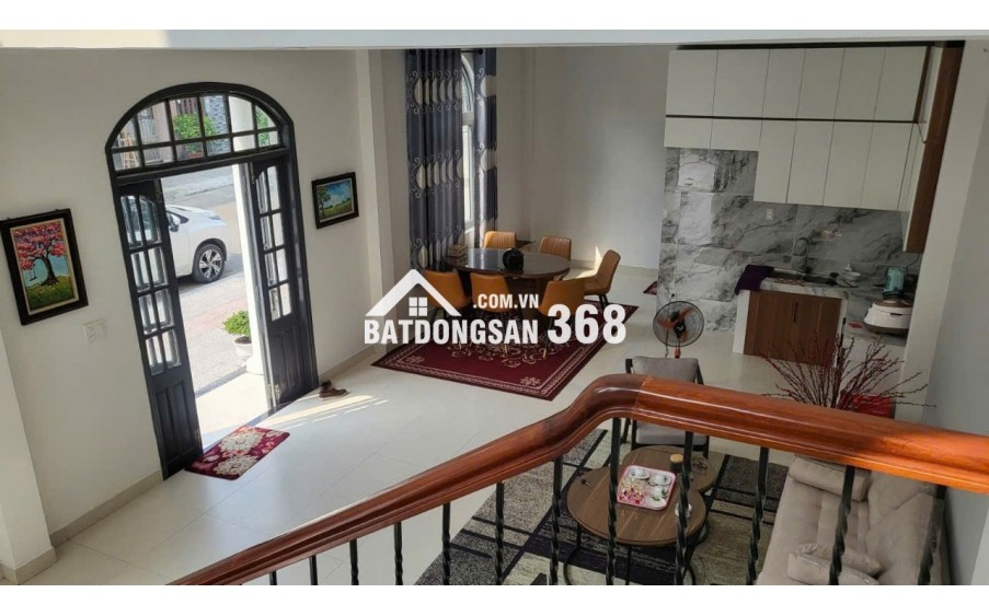 Nhà đẹp 2 mặt tiền sát đường Lê Đại Hành, Q.Cẩm Lệ, TP. Đà Nẵng