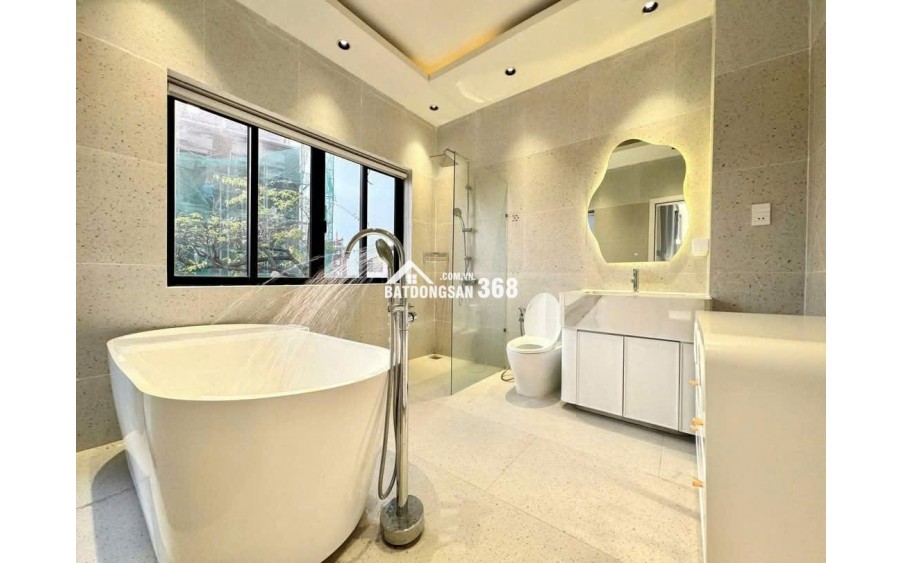 Bán biệt thự đẹp 2 mặt tiền gần sân bay quốc tế Đà Nẵng