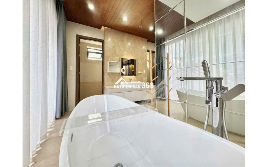 Bán biệt thự đẹp 2 mặt tiền gần sân bay quốc tế Đà Nẵng