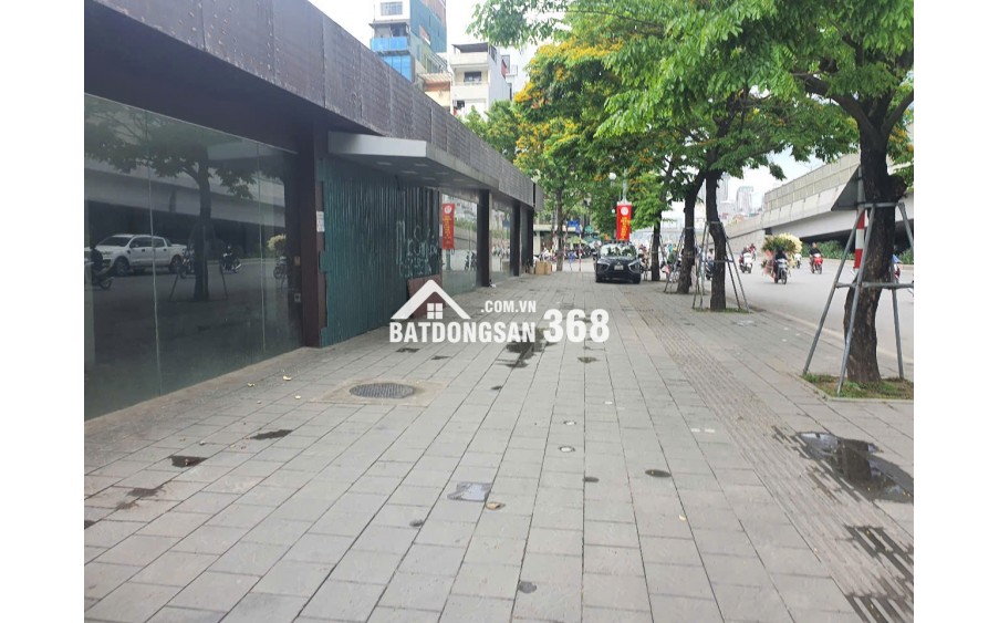 Đất Mặt phố Phạm Văn Đồng 775m2, Mặt tiền 18m, lô góc, vỉa hè đá bóng, 324 triệu/m2 0962996331