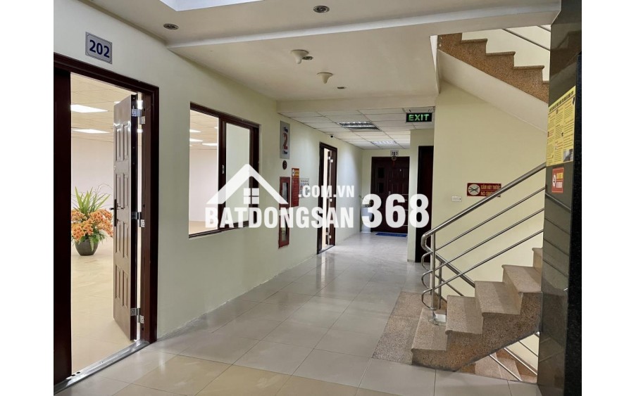 40 và 43m2 văn phòng cho thuê tại số 18 ngõ 11 thái hà. lh chủ nhà