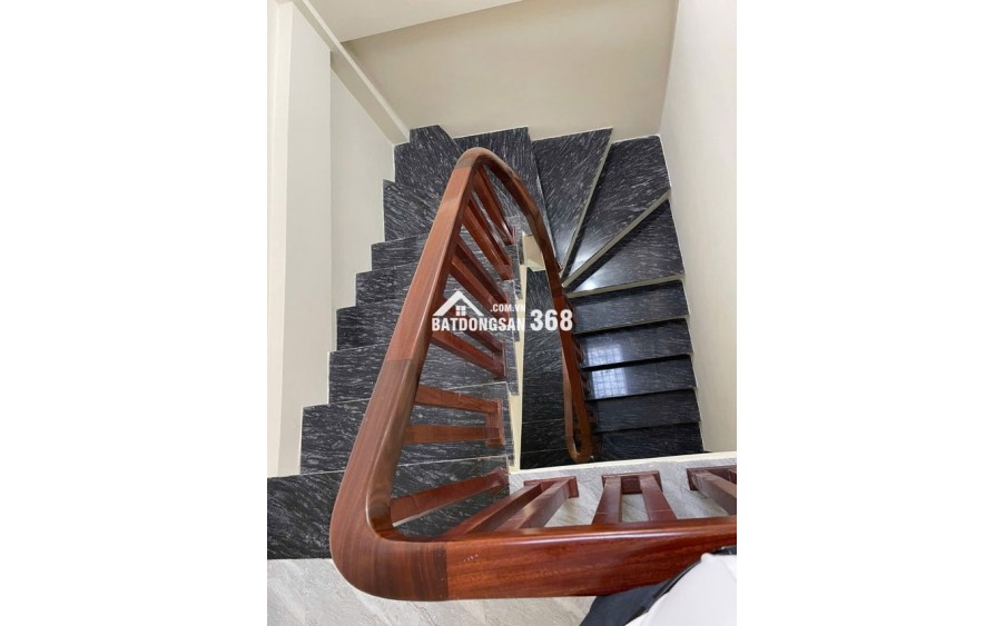 Bán nhà Thanh Lân – Hoàng Mai, DT 30m x 4 tầng, lô góc, ô tô qua nhà