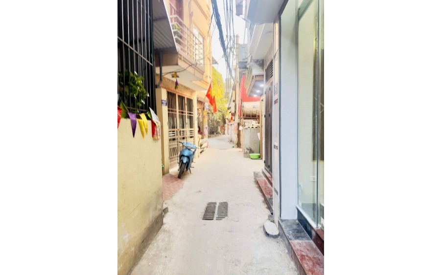 Bán nhà Nam Dư - Lĩnh Nam, Hoàng Mai. DT30m x 4 tầng, ngõ thông, 3 gác tránh