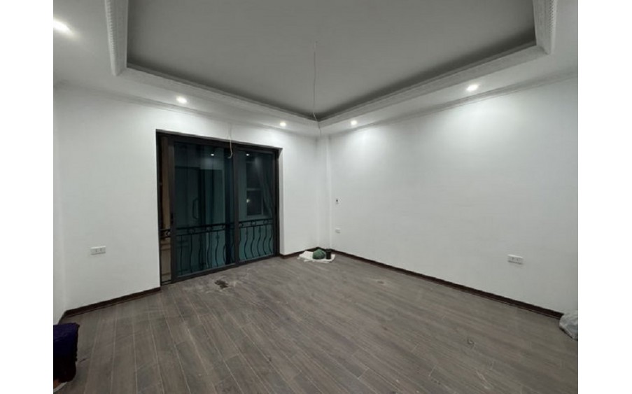 Bán nhà phố Nam Dư - Lĩnh Nam - Hoàng Mai, DT 30m x 5 tầng, cách 10m ra đường ô tô