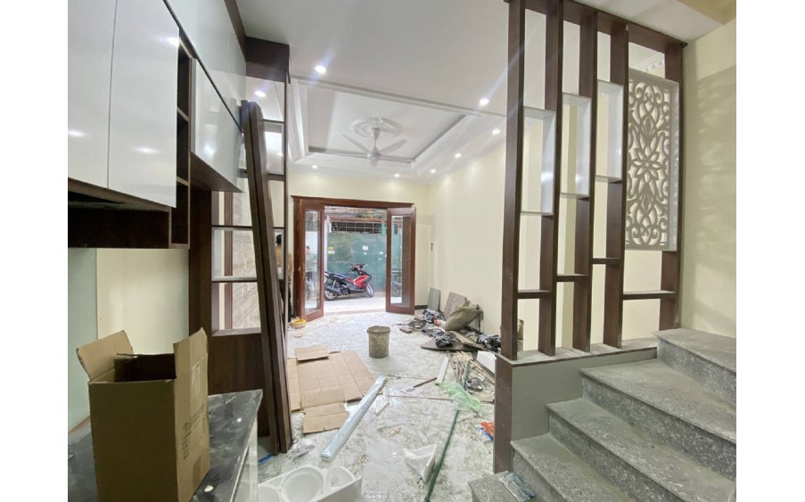 Bán nhà Nam Dư - Lĩnh Nam - Hoàng Mai, DT 30m x 5 tầng, Ô tô đỗ cửa