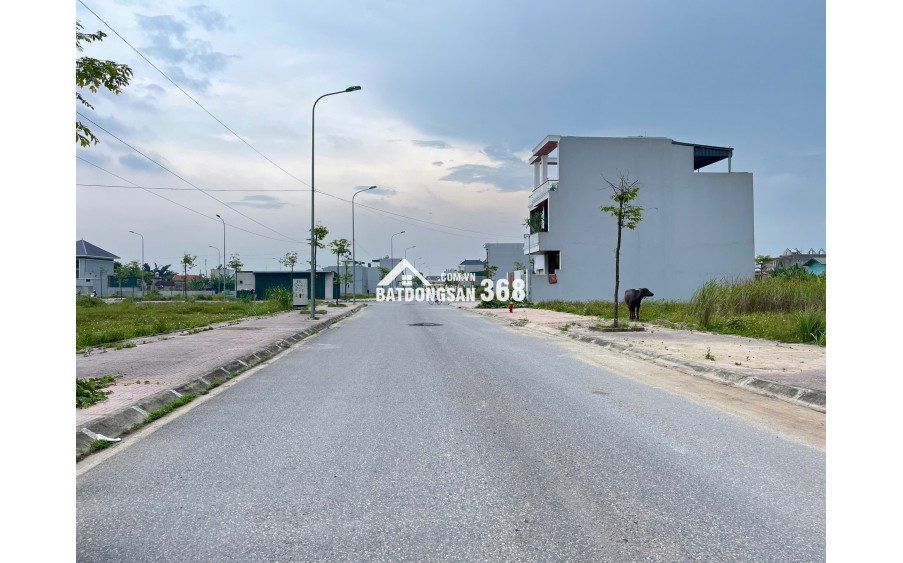 Cần bán gấp đất ngay TT  thị xã Nghi Sơn, Thanh Hóa, DT 108m2 đường 15.5m  giá chỉ 1 Tỷ.