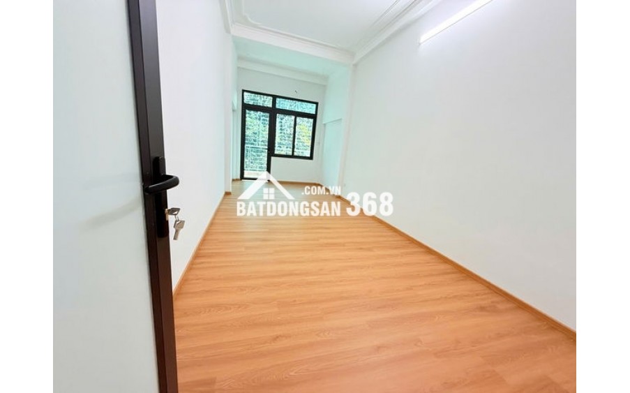 Lĩnh Nam - Hoàng Mai 50m x 4 tầng, trước nhà ô tô tránh, kinh doanh đỉnh, giá hợp lý