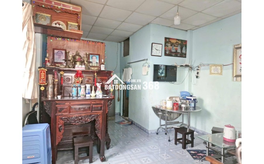 NHÀ QUẬN 7 
+ Kết Cấu Nhà: MT Đang Kinh Doanh gồm trệt, lầu, ST, gồm 2PN, 2WC, Sân Thượng, Bếp, Phòng Khách 
+ Phía sau có 8 Phòng Trọ Cho Thuê 
+