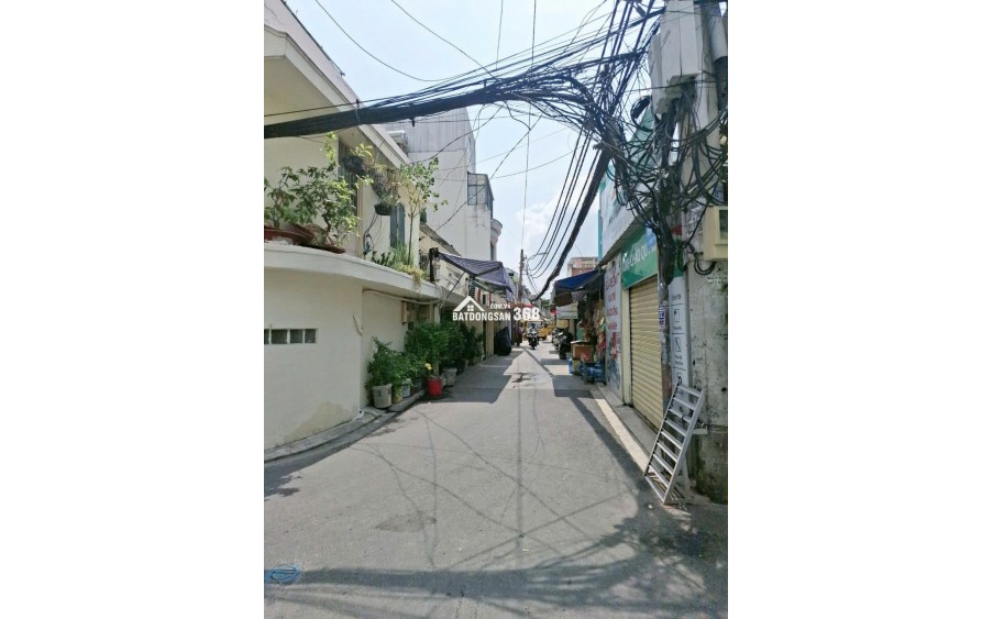 NHÀ QUẬN 7 
+ Kết Cấu Nhà: MT Đang Kinh Doanh gồm trệt, lầu, ST, gồm 2PN, 2WC, Sân Thượng, Bếp, Phòng Khách 
+ Phía sau có 8 Phòng Trọ Cho Thuê 
+