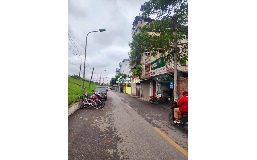 BÁN ĐẤT BÁT KHỐI 22tỷ 126m MẶT TIỀN 6m,NGÕ Ô TÔ TRÁNH ĐỖ,VỈA HÈ,LONG BIÊN