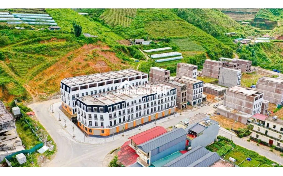 Bán căn liền kề xây sẵn 4 tầng đường T9 KĐT Tây Bắc - Sapa. Giá chỉ 5,8 tỷ cả nhà và đất