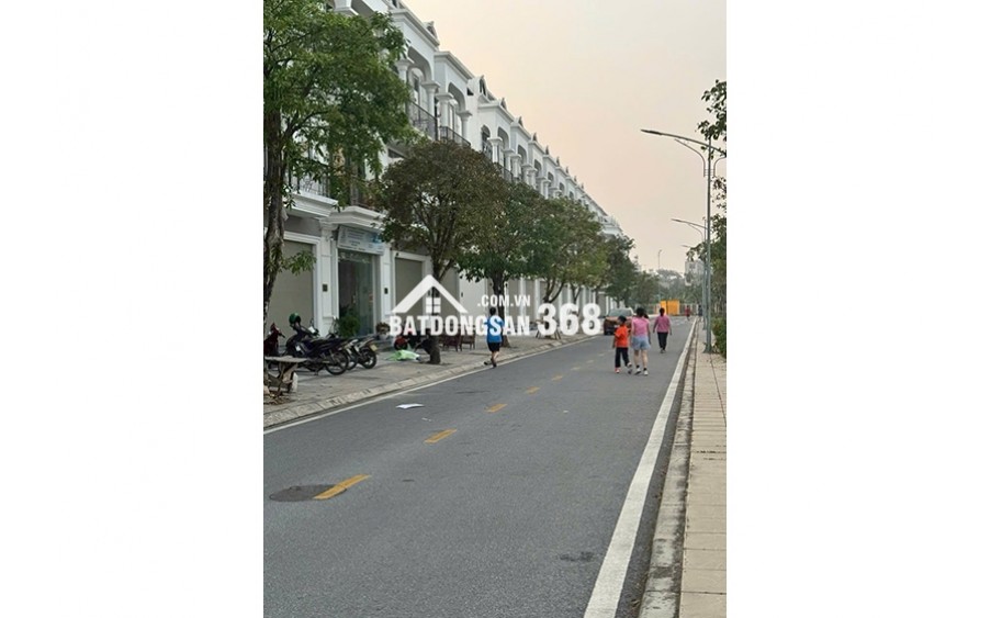 Bán căn liền kề Calyx Residence 319 Đông Anh sổ đỏ chính chủ view vườn hoa.