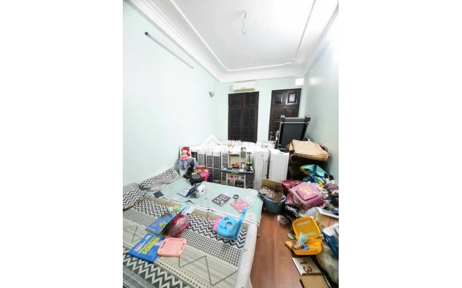 Bán nhà Tân Mai - Hoàng Mai. DT 50m x 4 tầng, ô tô vào nhà, thông thoáng, gần phố Tân Mai