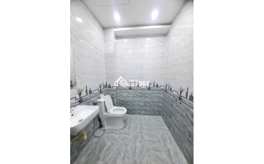 Bán nhà Tân Mai - Hoàng Mai. DT 50m x 4 tầng, ô tô vào nhà, thông thoáng, gần phố Tân Mai