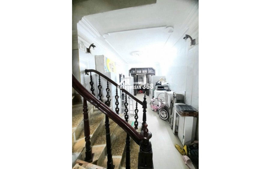 Bán nhà Tân Mai - Hoàng Mai. DT 50m x 4 tầng, ô tô vào nhà, thông thoáng, gần phố Tân Mai