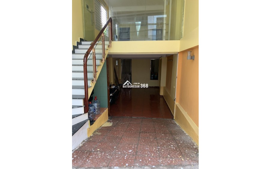 Cho thuê văn phòng tầng 1- 40 m2 tại Mễ Trì Thượng, đường ô tô tránh