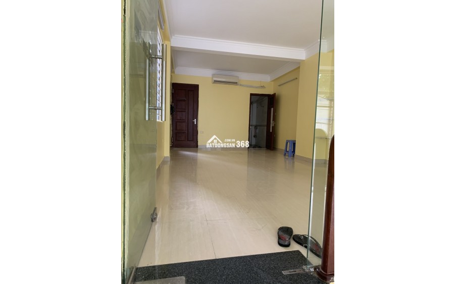 Cho thuê văn phòng tầng 1- 40 m2 tại Mễ Trì Thượng, đường ô tô tránh