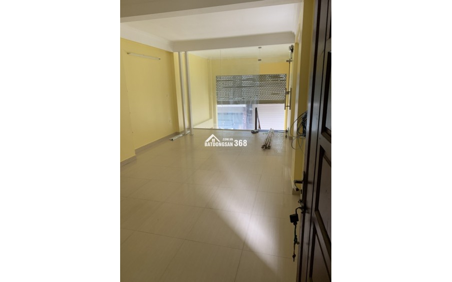 Cho thuê văn phòng tầng 1- 40 m2 tại Mễ Trì Thượng, đường ô tô tránh