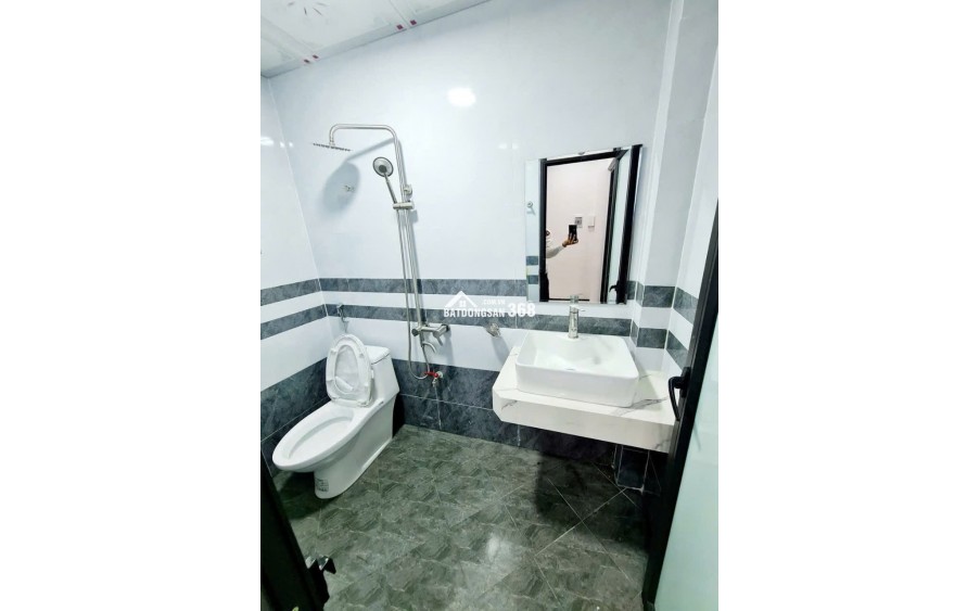 BÁN NHÀ XA LA HÀ ĐÔNG, Ô TÔ TỚI CỬA, HƯỞNG TRỌN TIỆN ÍCH KHU ĐÔ THỊ, CHỈ NHỈNH 6 TỶ