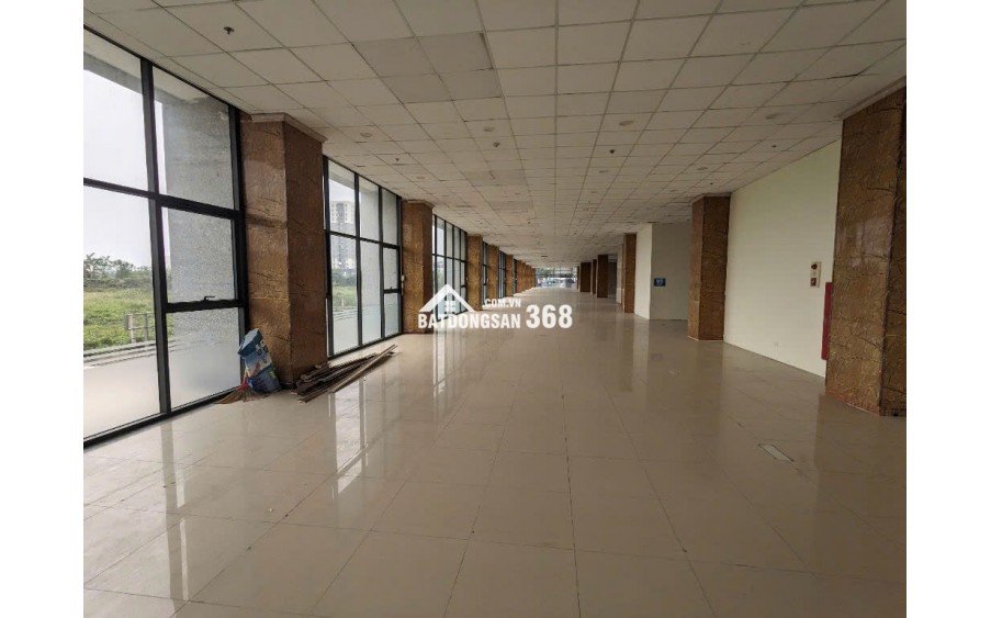 Cho thuê mặt bằng kinh doanh 1000m2 tầng 1 cụm chung cư văn phòng quốc hội đường Trịnh Văn Bô