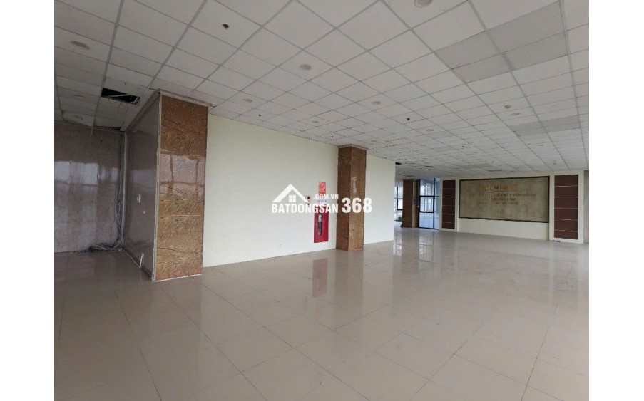 Cho thuê mặt bằng kinh doanh 1000m2 tầng 1 cụm chung cư văn phòng quốc hội đường Trịnh Văn Bô