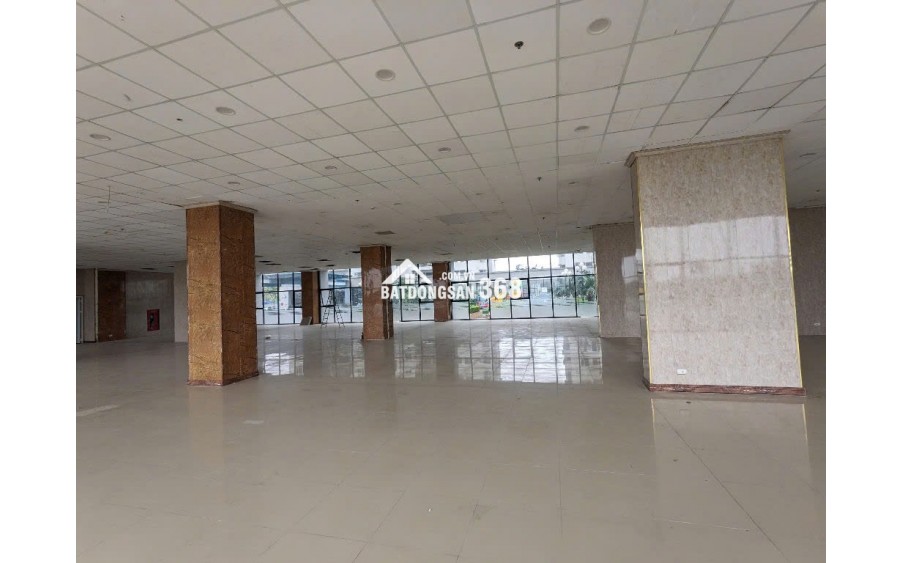 Cho thuê mặt bằng kinh doanh 1000m2 tầng 1 cụm chung cư văn phòng quốc hội đường Trịnh Văn Bô