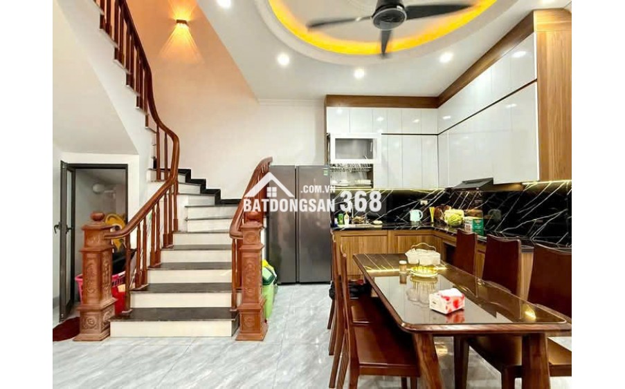 Chính chủ cần bán gấp nhà Hoàng Văn Thái 50m giá 13 tỷ khu phân lô quân đội , ô tô tránh