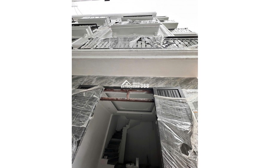 BÁN NHÀ NGÔ GIA TỰ, LONG BIÊN, NHÀ XÂY MỚI, 10M RA Ô TÔ TRÁNH ĐỖ NGÀY ĐÊM, GIAO THÔNG DI CHUYỂN THUẬN TIỆN, GẦN TTTM BIGC, 5 TẦNG.